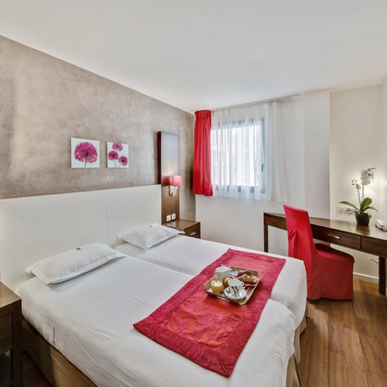 HOTEL RESTAURANT PARIS PACIFIC PARIS-VILLEJUIF- PRES DU METRO LHAY LES ROSES LIGNE 14 - Direct PARIS-AEROPORT ORLY ET INSTITUT GUSTAVE ROUSSY