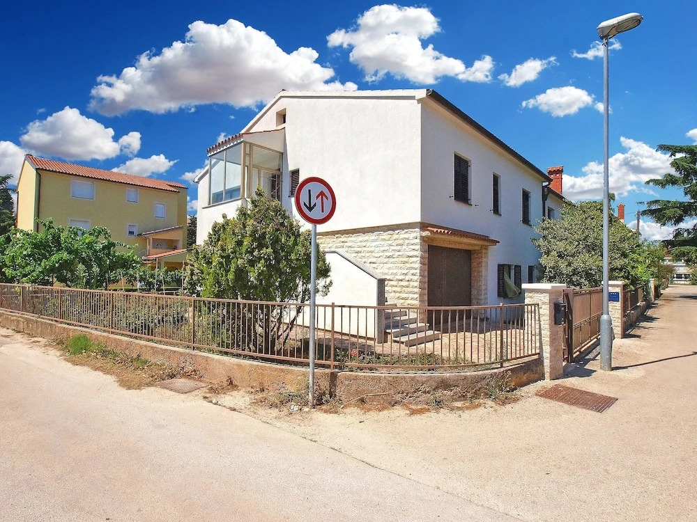Apartment 1468