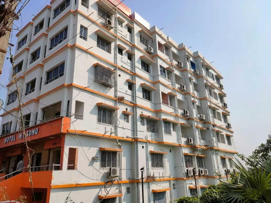 Chakra Nayan Tara Sonu Inn