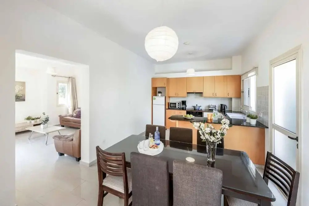 Villa Coralia - Coastal Comfort near Beach & Restaurants