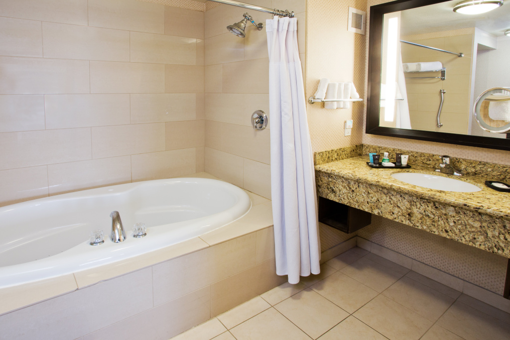 Crowne Plaza Anchorage-Midtown by IHG