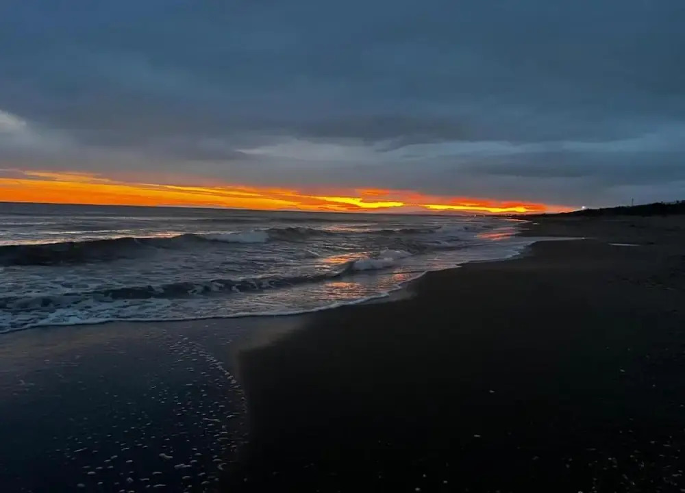 Seaside Stay for Two Guests