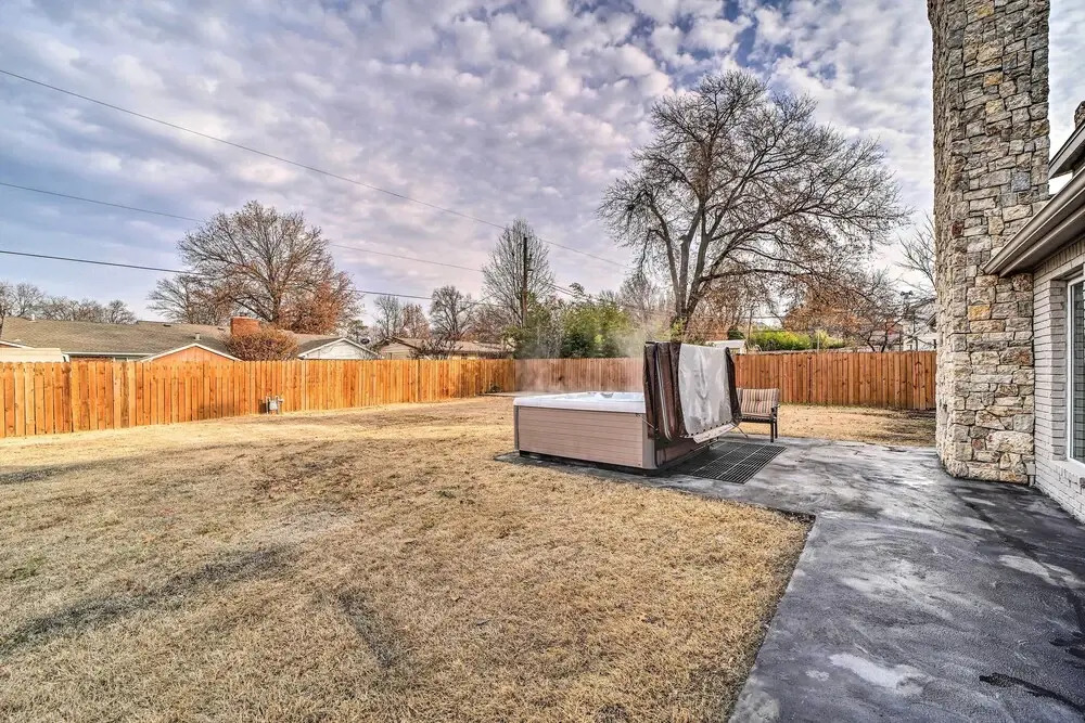 Immaculate Woodland View Retreat w/ Hot Tub