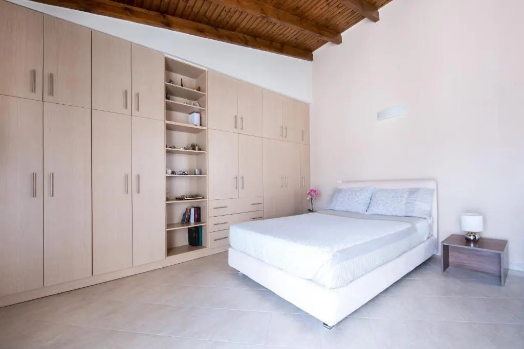 Top floor modern studio in central Koropi