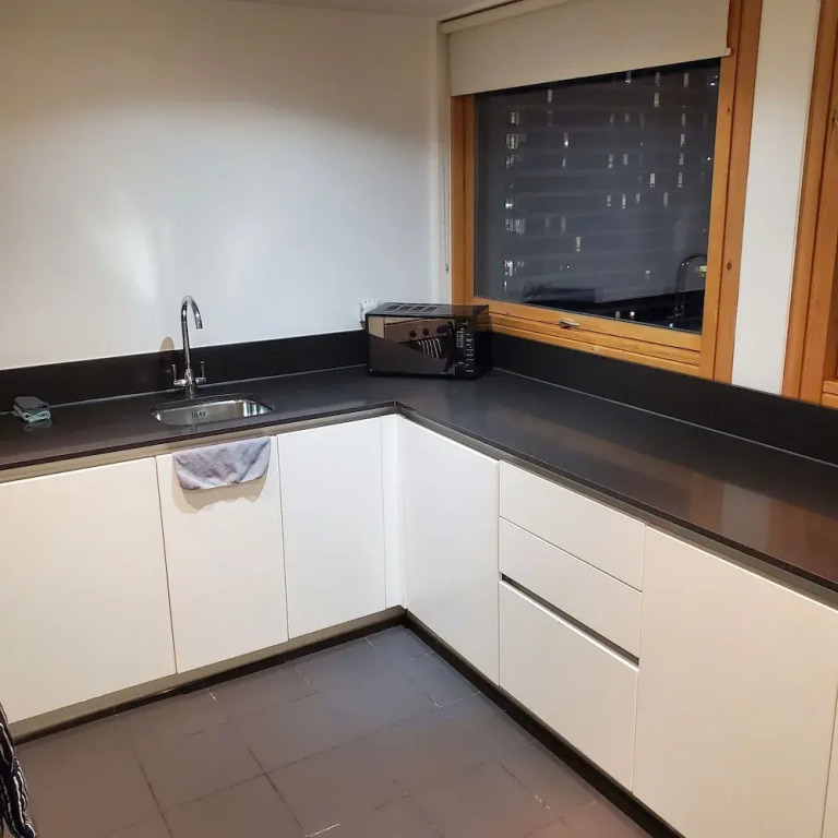 Captivating 2-bed Apartment in Canary Wharf London