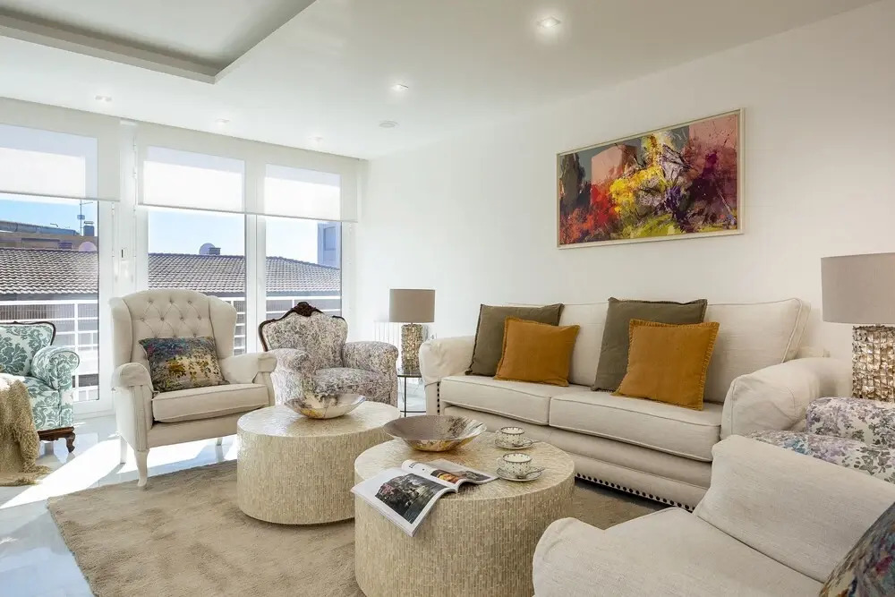 Spacious Apartment in Prime Location. Recogidas