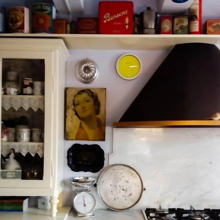 Teapot House