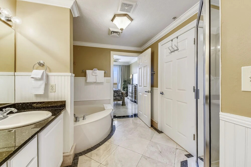 Calypso 1205 - Amazing Condo! Free Fun! Sleeps 4. Free Beach Chairs 1 Bedroom Condo by RedAwning