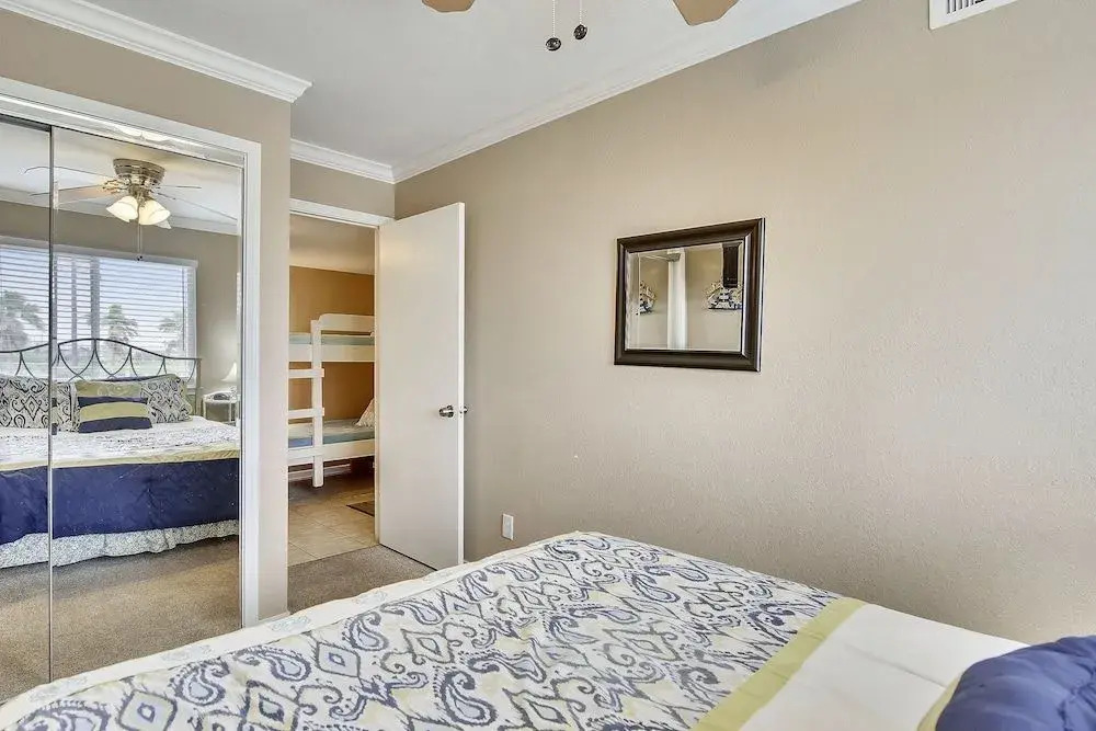Seascape 2201 - 2 Br Condo