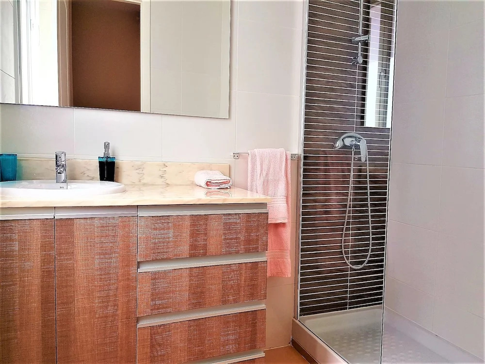 MC YOLO Apartamentos Espacio América