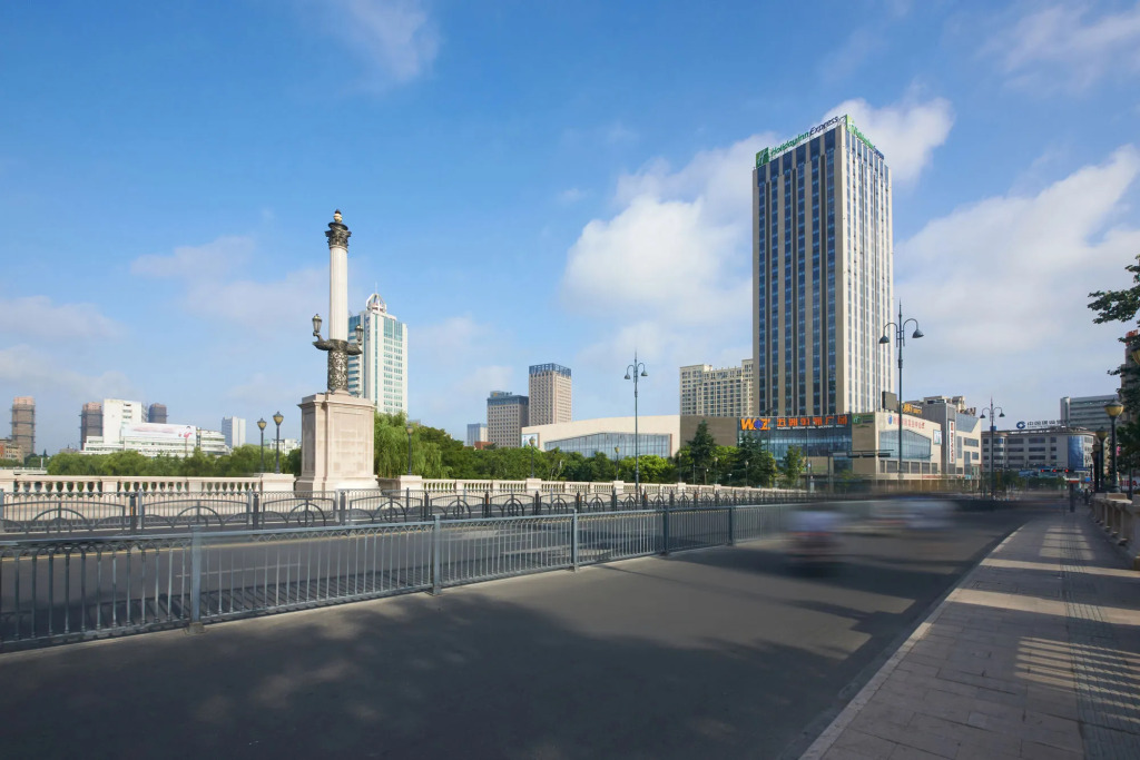 Yancheng Jianjun Road Wuzhou International Plaza
