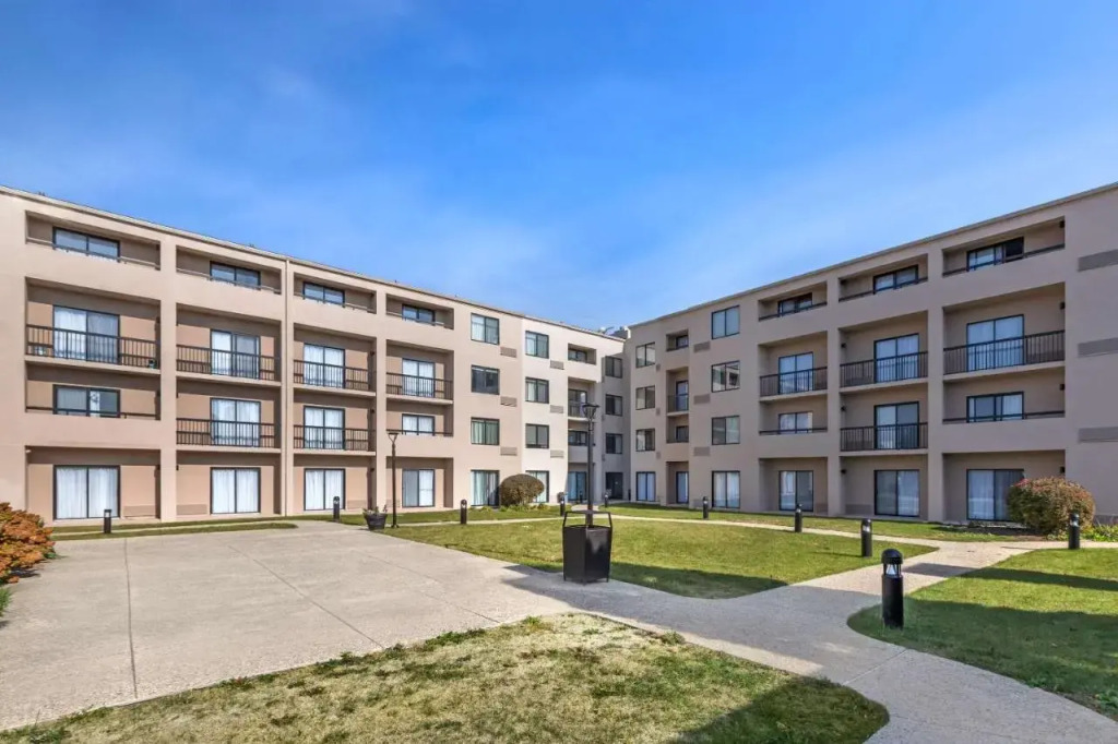 Comfort Inn & Suites Arlington Heights - Buffalo Grove
