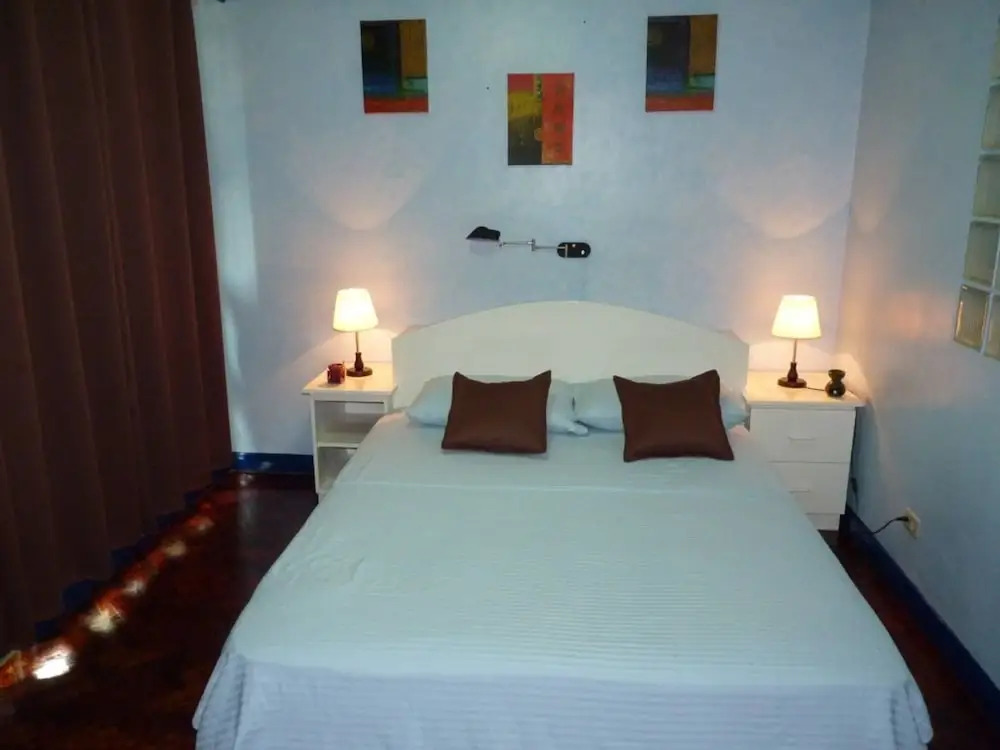 1 Br Robinsons Place Manila Rpr4