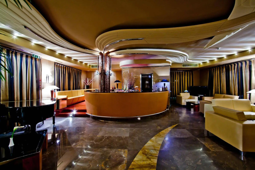 Hotel Kristal Palace