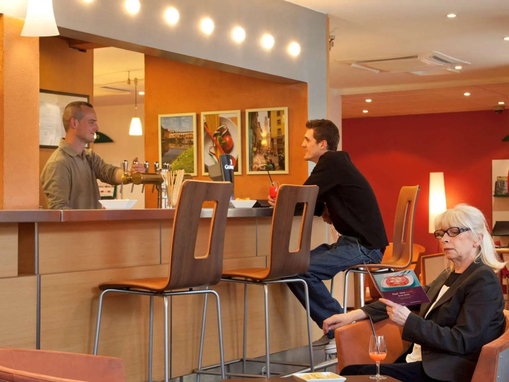 B&B HOTEL Marseille Prado Parc des Expositions