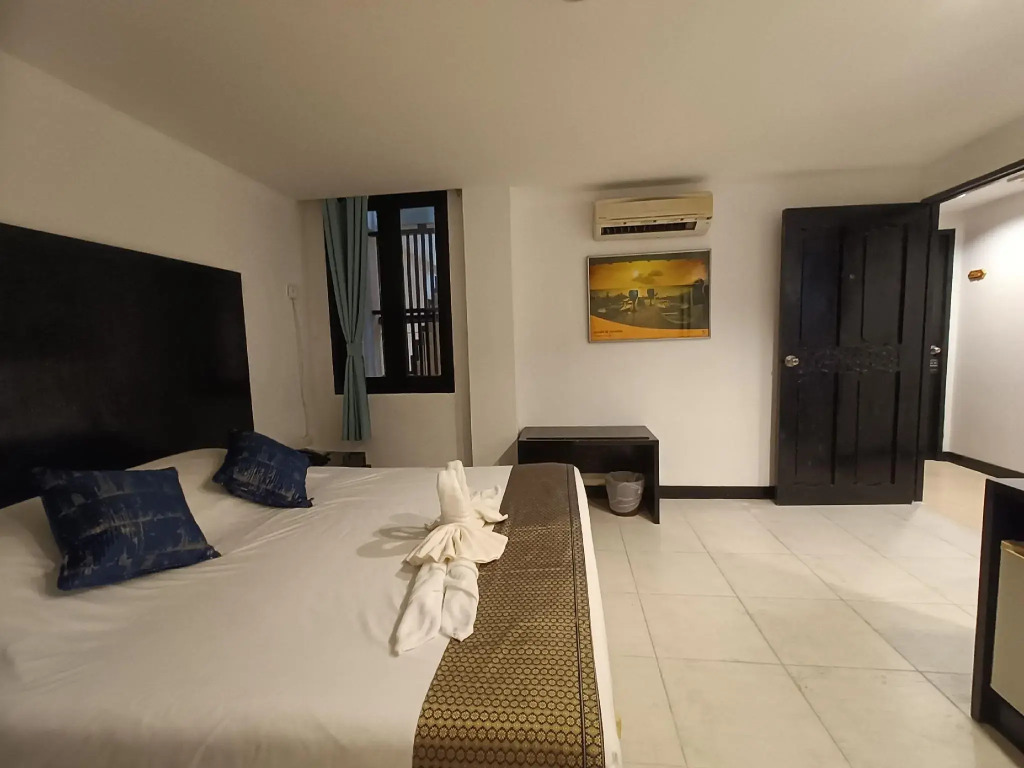 Noble House Patong