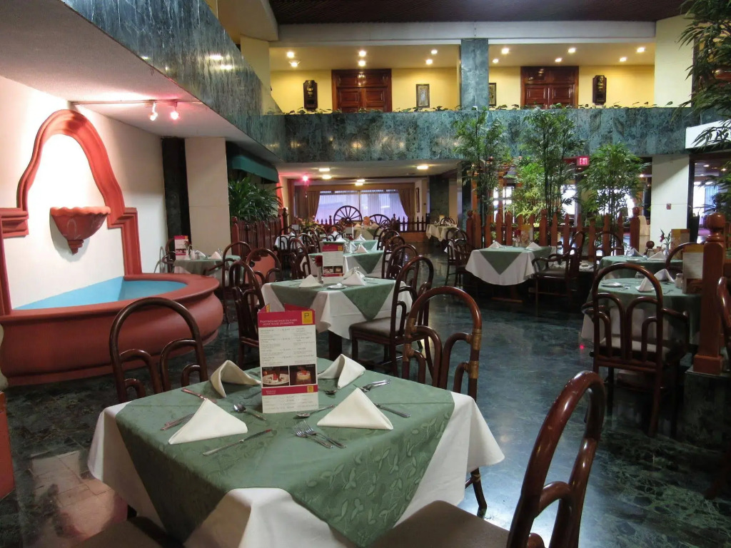 Conquistador Hotel & Conference Center