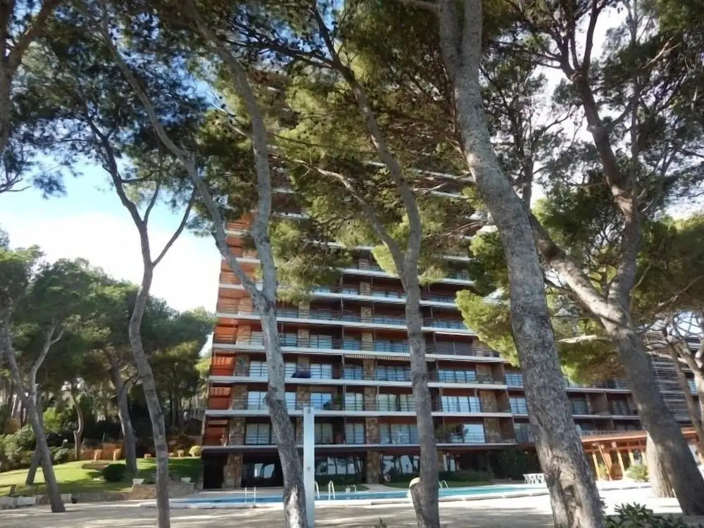 Eden Mar