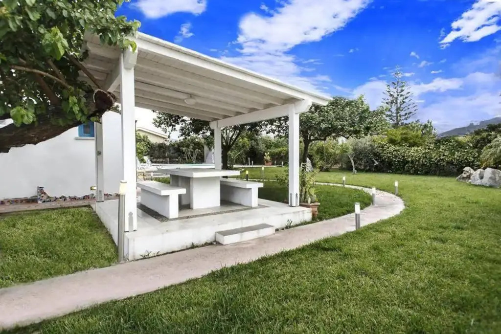 SCOPELLO - Villa Luxury con piscina - 2 minuti dal Mare