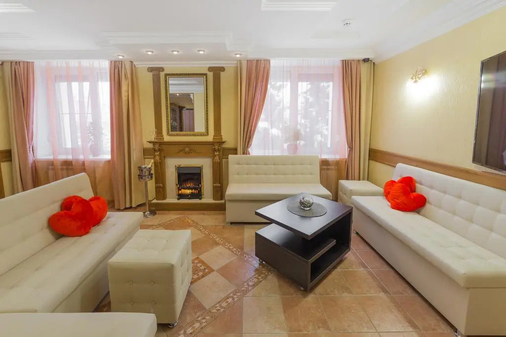 Paradise Hotel