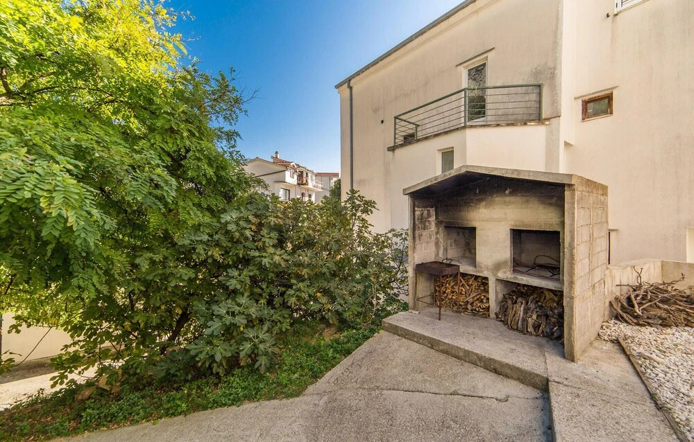 Nice Apartment in Brist With 1 Bedrooms and Wifi