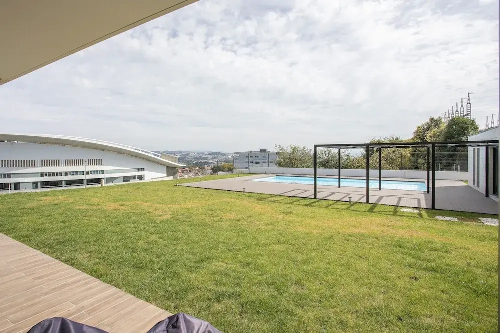 Liiiving in Porto - Dragão Pool View