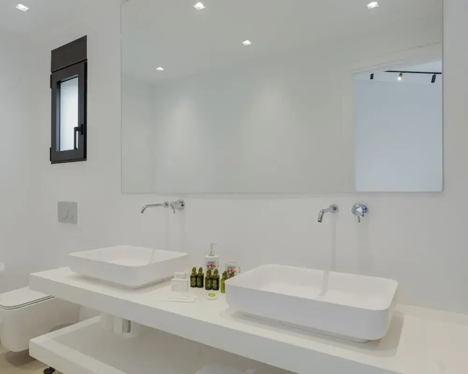 Athenian Black Villa