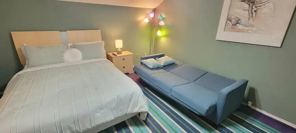 Private Townhome w/ private pool 1 block to beach 3 Bedroom Home by RedAwning