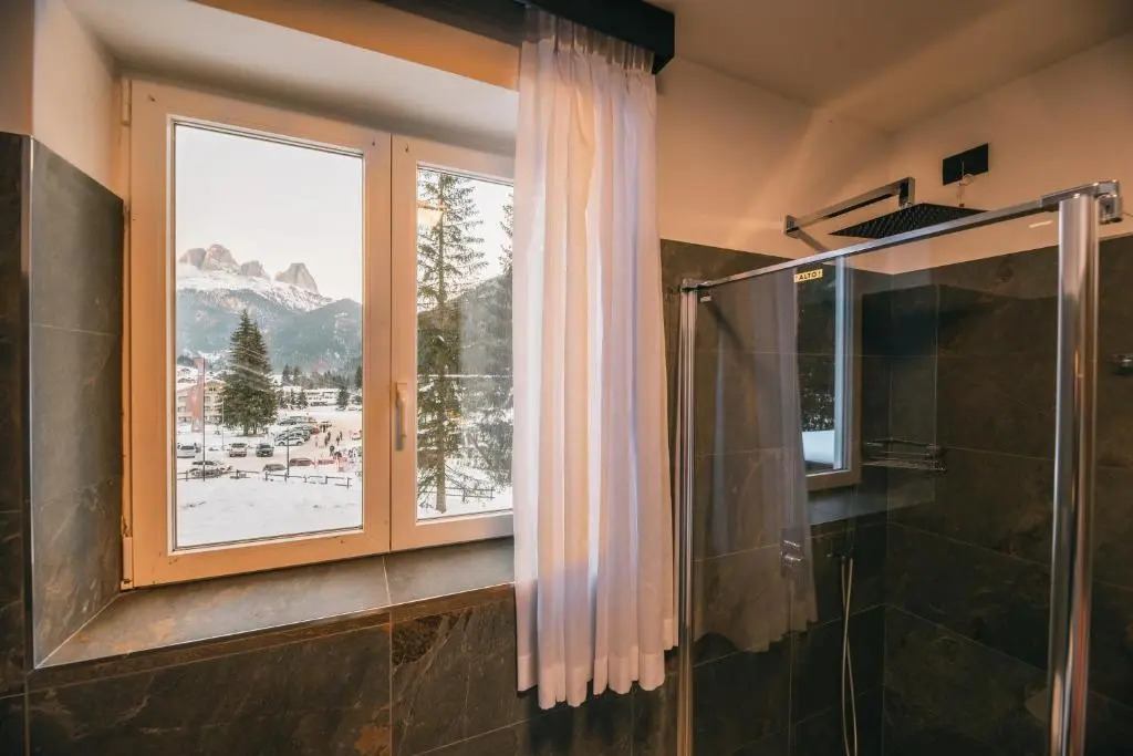 Chalet Queen