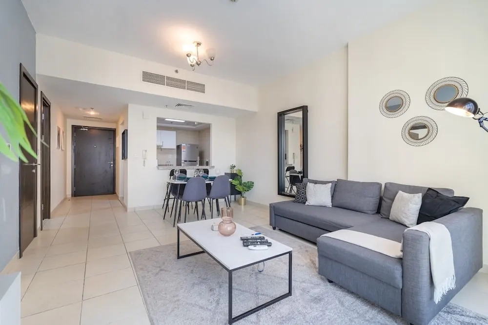 Refined 1BR Retreat in The Point Tower - Marina