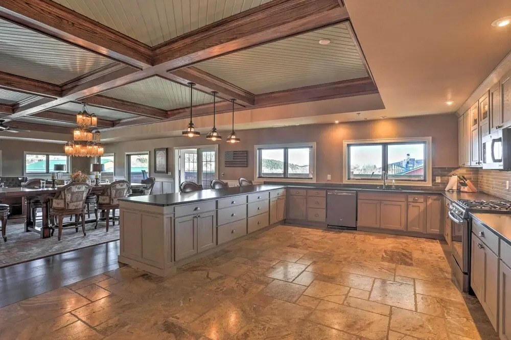 Main Street Strugis Apt w/ High-end Features