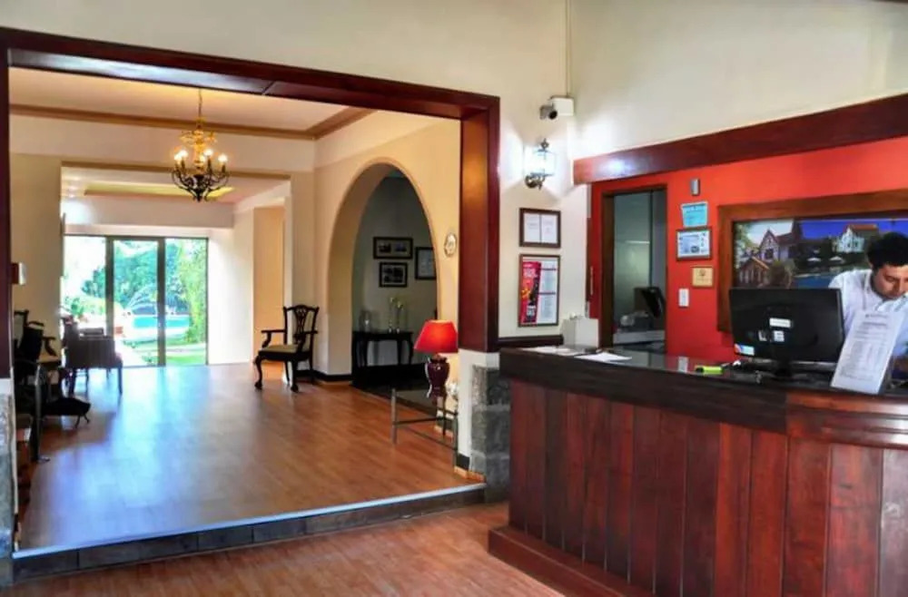 Hotel L Hirondelle