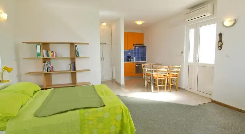 Holiday Apartment Oasis