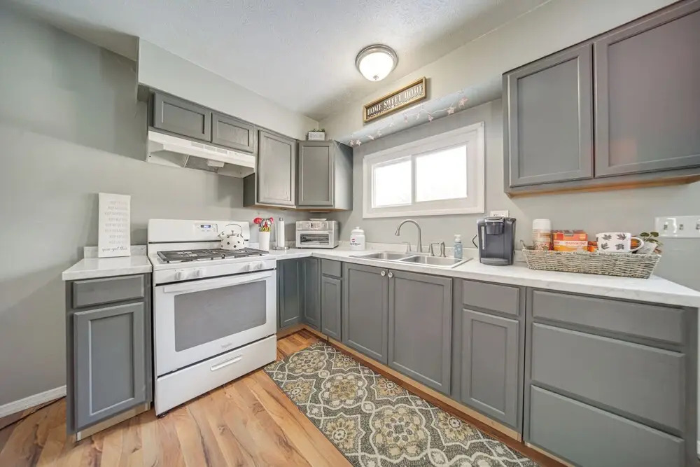 Ashtabula Home Rental - 2 Mi to Lake Erie, Beaches