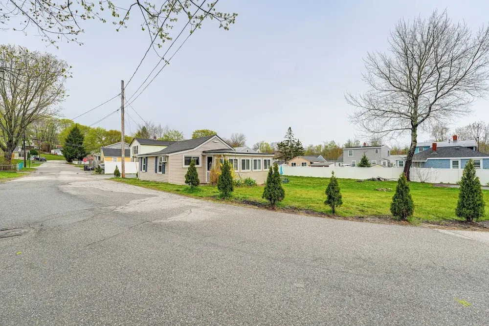 Large Yard: Walkable Cottage in Old Orchard Beach!