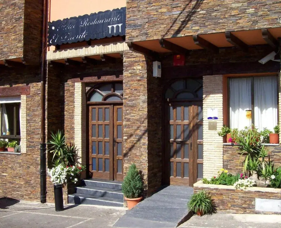 Hotel El Puente