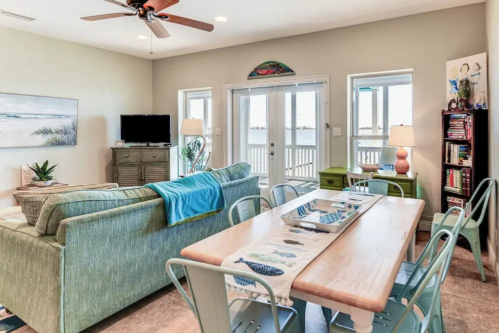Gulf Shores Gem w/ Beachfront Patio & Sunset Pier!