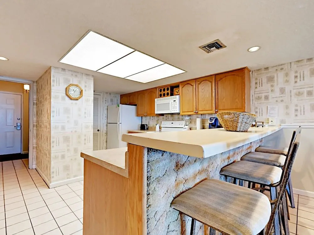 4400 Gulf Blvd Condo Unit 105