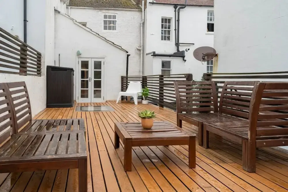 Host Stay Temple Street Townhouse