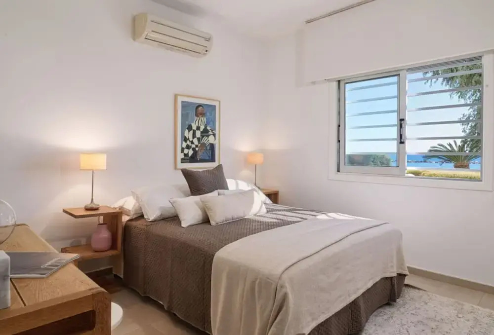 City Seafront Haven - 2 Bed Luxury Apartment