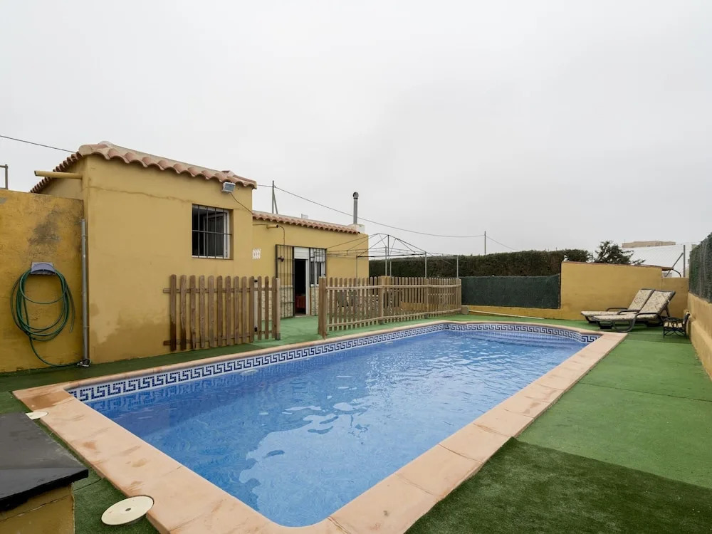 Modern Holiday Home in Garrobillo With Private Swimming Pool