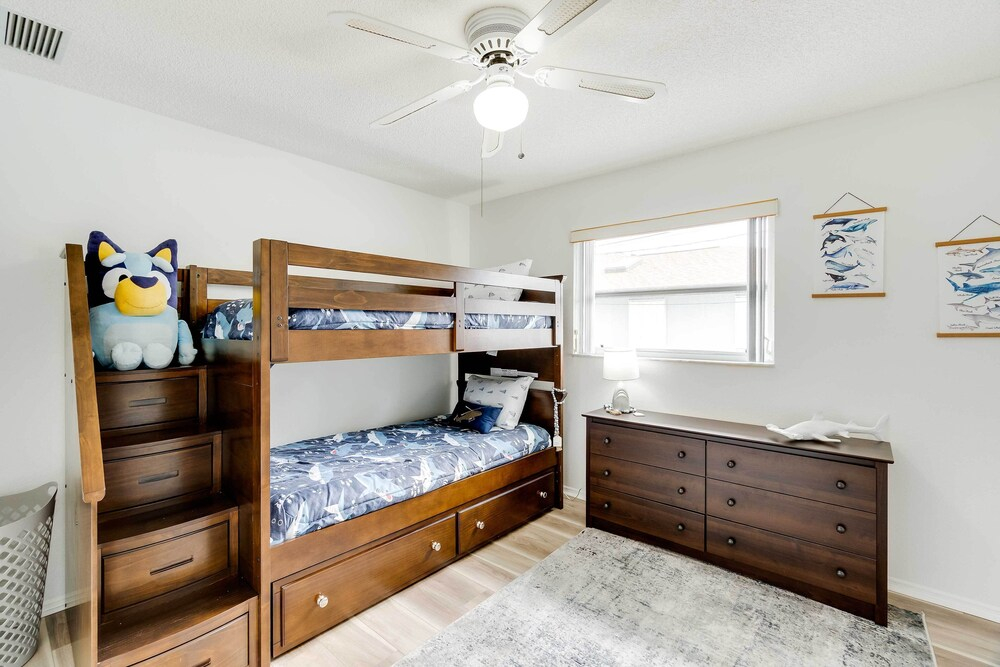 Family-friendly Englewood Getaway w/ Pool!