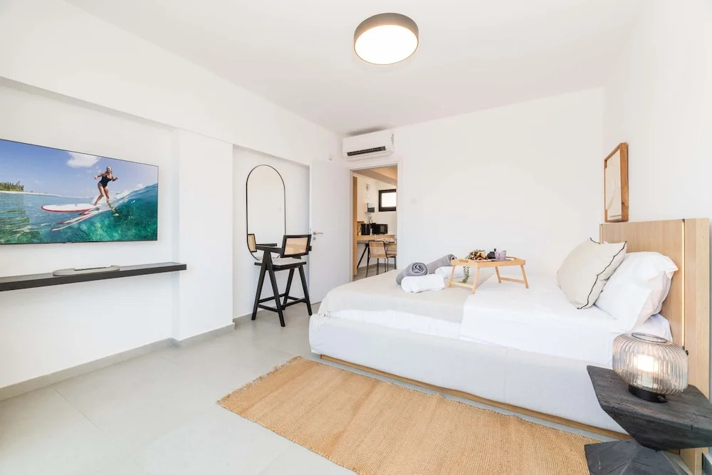 Finikoudes Marina View 202