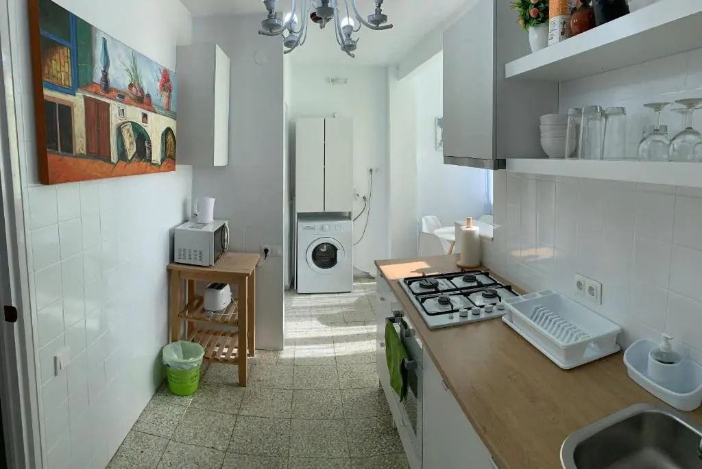 Bright and Modern Apartment 3 bedroom with Balcony E3EV