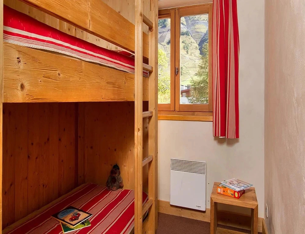 Central Alpine Apartment Near Tourist Office