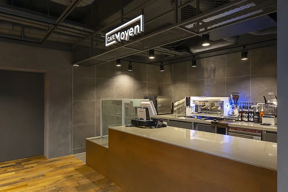 Moyen Hotel