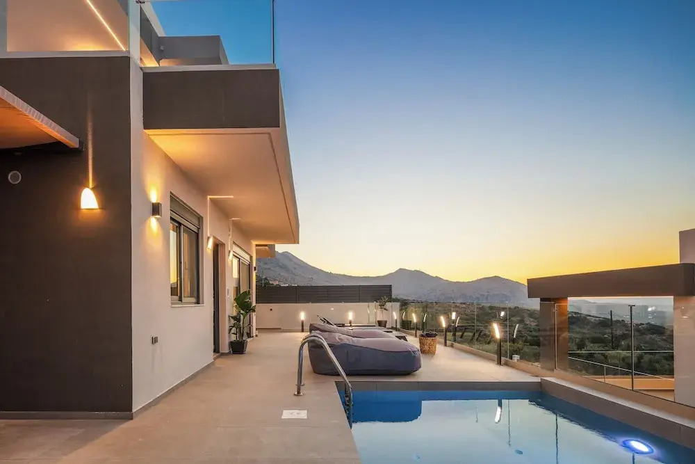 Four Horizons Luxury Villas