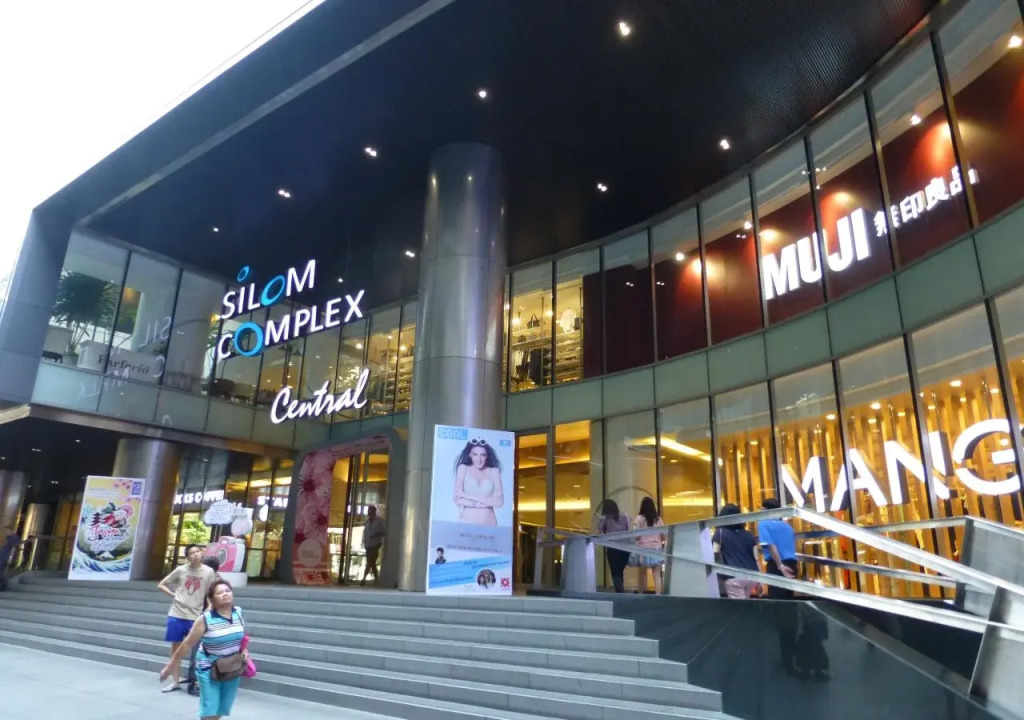 The Quarter Saladaeng by UHG - Walk to Central Park & The Common