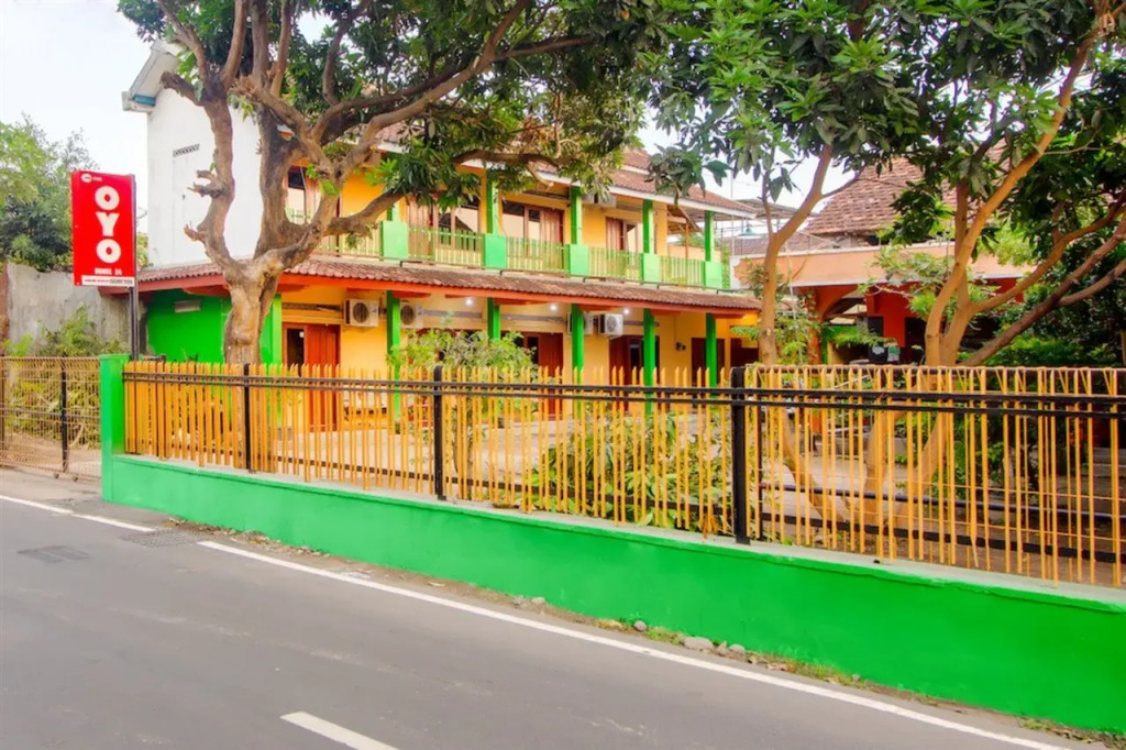 Super OYO 1788 House 24