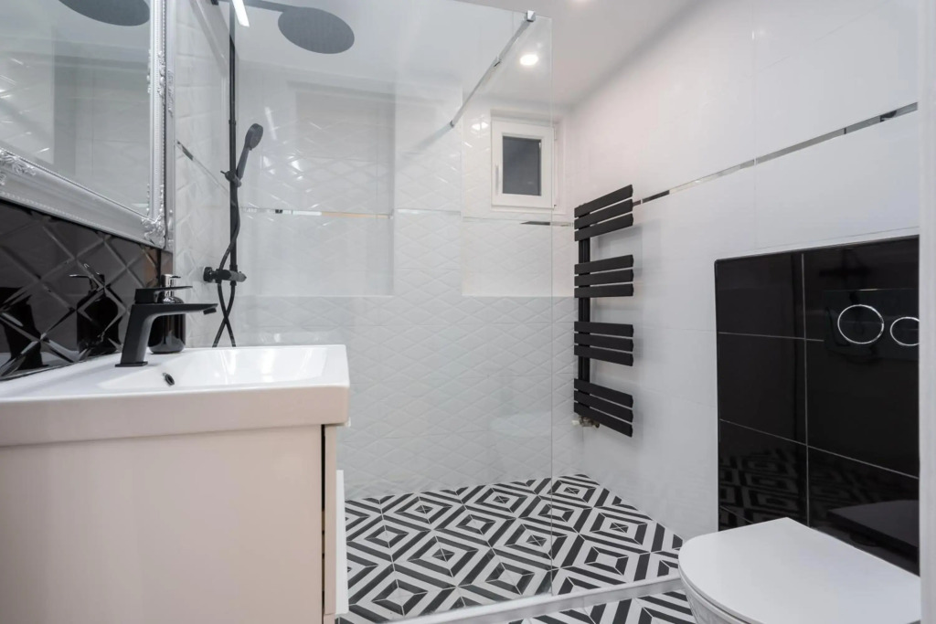 Premium Art Deco Apartment at Broadway // 4BDR & 3BR